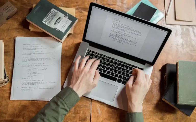 ¿Qué hace un redactor SEO? Guía completa 2025 para elegir al mejor