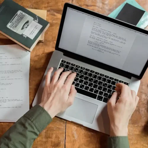 ¿Qué hace un redactor SEO? Guía completa 2025 para elegir al mejor